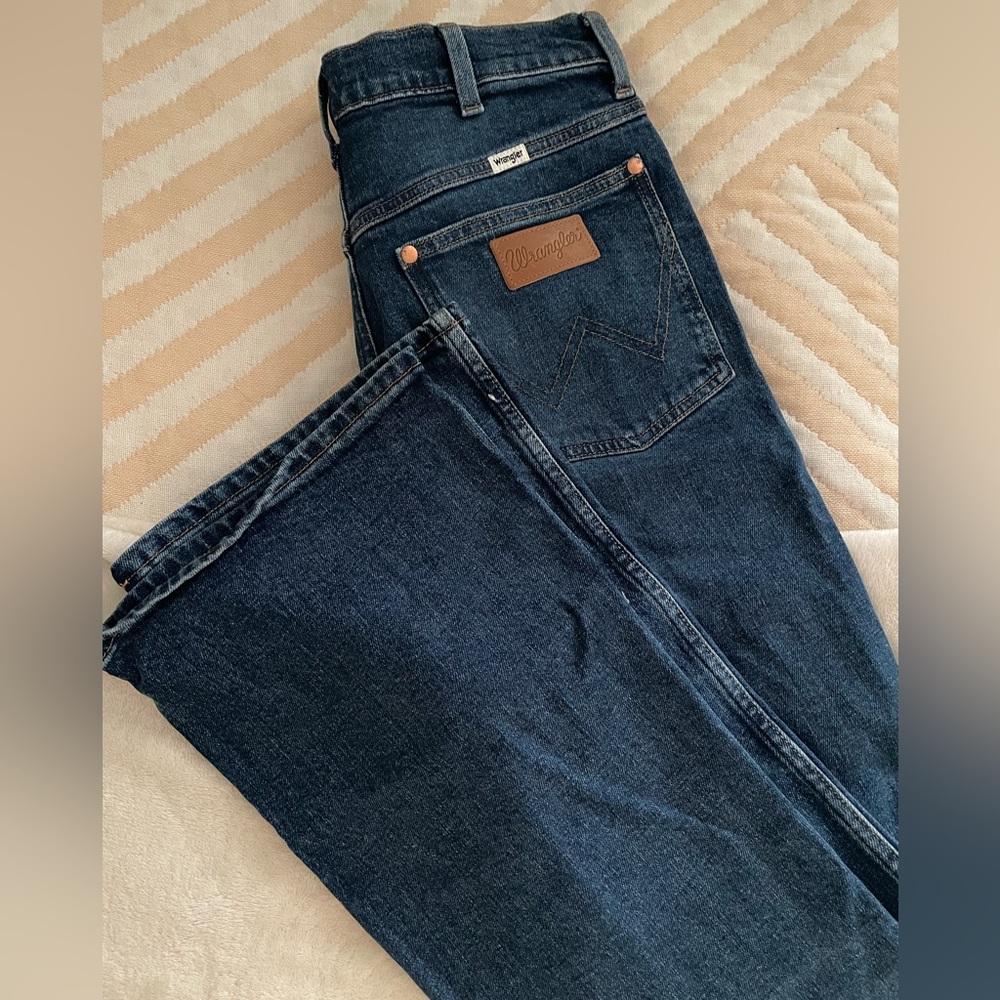 NWOT Wrangler High Rise Bootcut Westward - Denim Jeans
